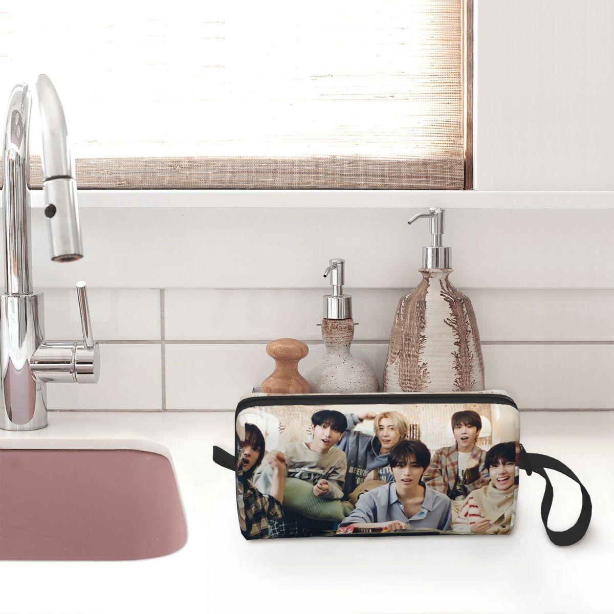 Kosmetyczka Boy Next Door KPOP – Women Bags Next recenzja i cena